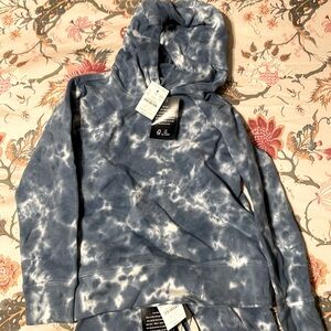 Perfect for spring! Crewcuts kids tie dyed shorts and hooded sweatshirts t set.